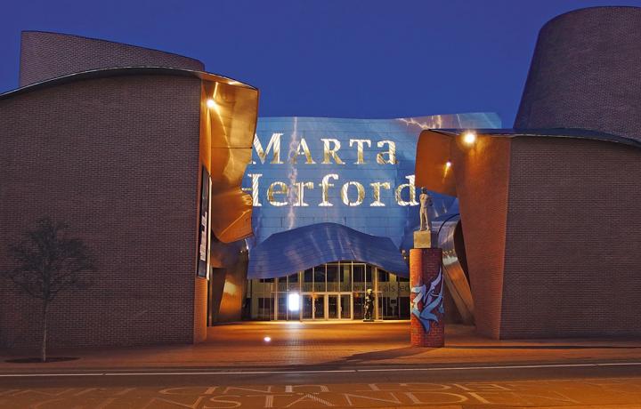 MARTA, Herford. Bei Nacht.